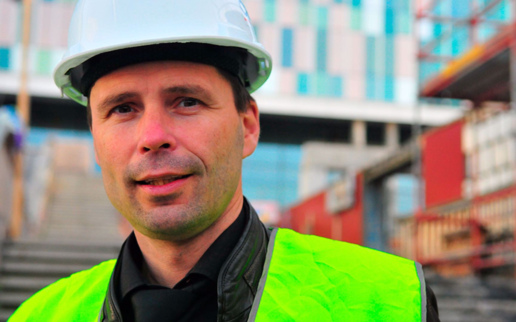 SPECIFIEKE OPLOSSINGEN NODIG VOOR DATABEKABELING EN FYSIEKE INFRASTRUCTUUR